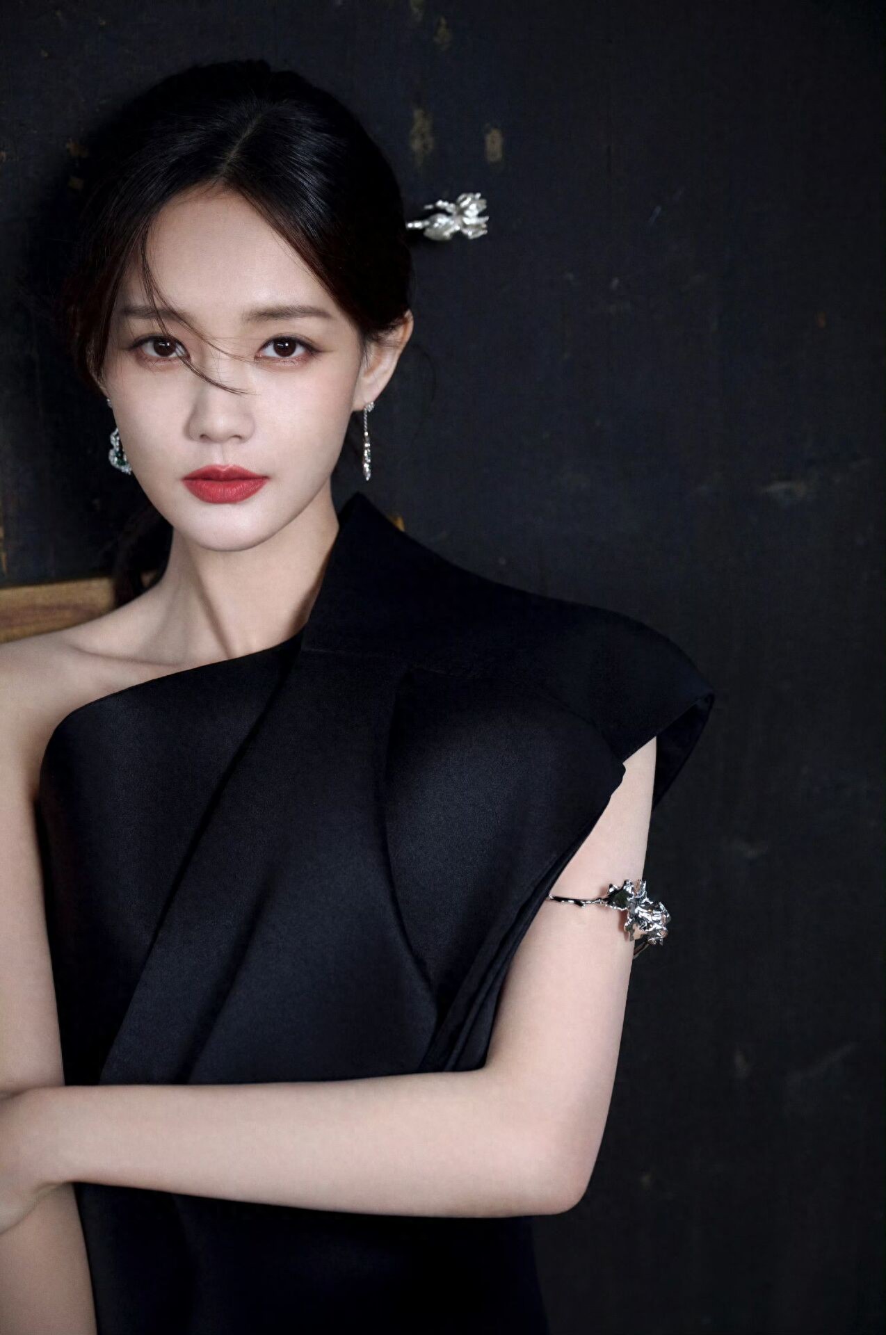 李一桐俏丽造型：文静的小女神