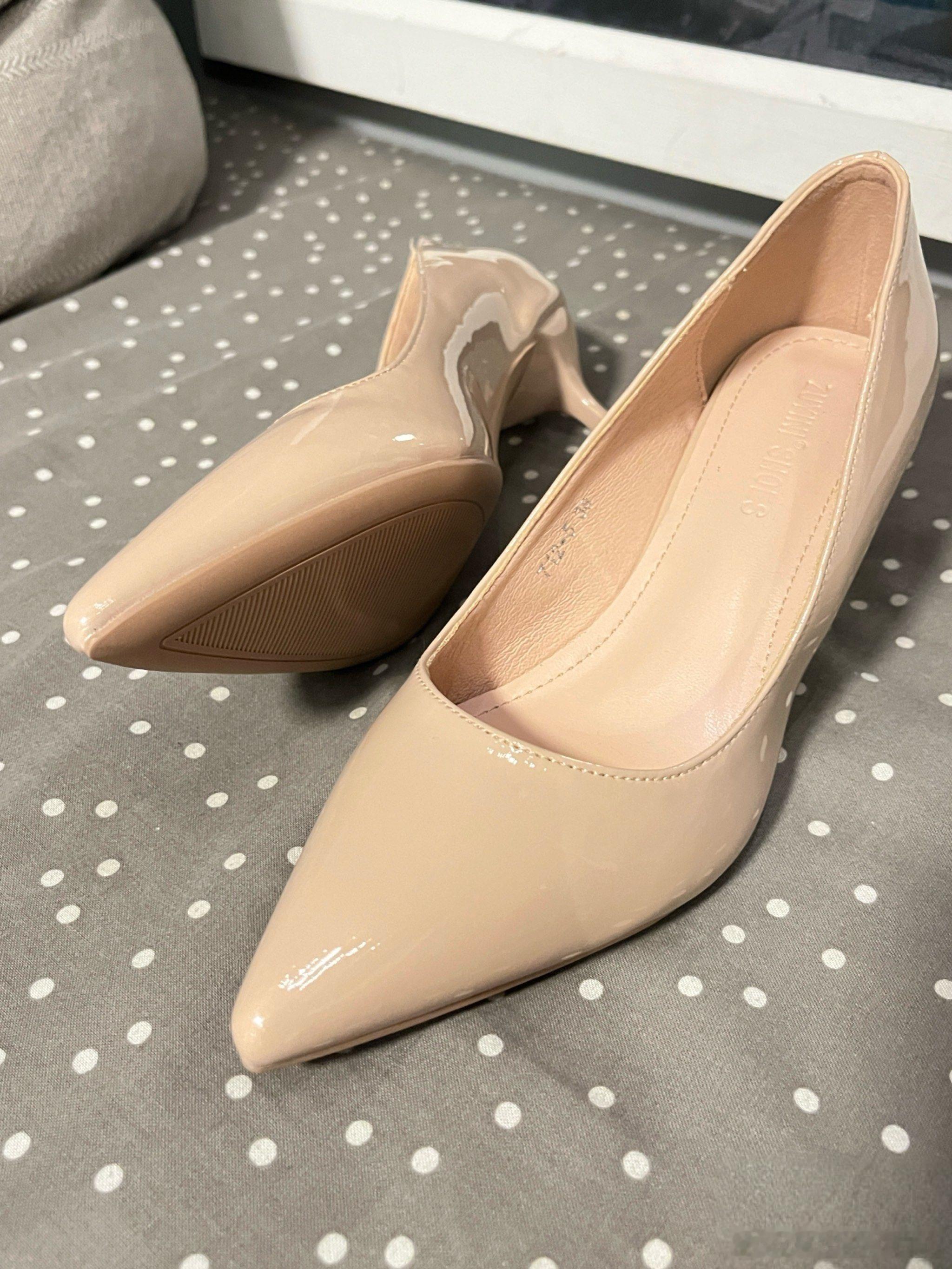 时尚的高跟鞋裸色压制一切美女绘梦长廊