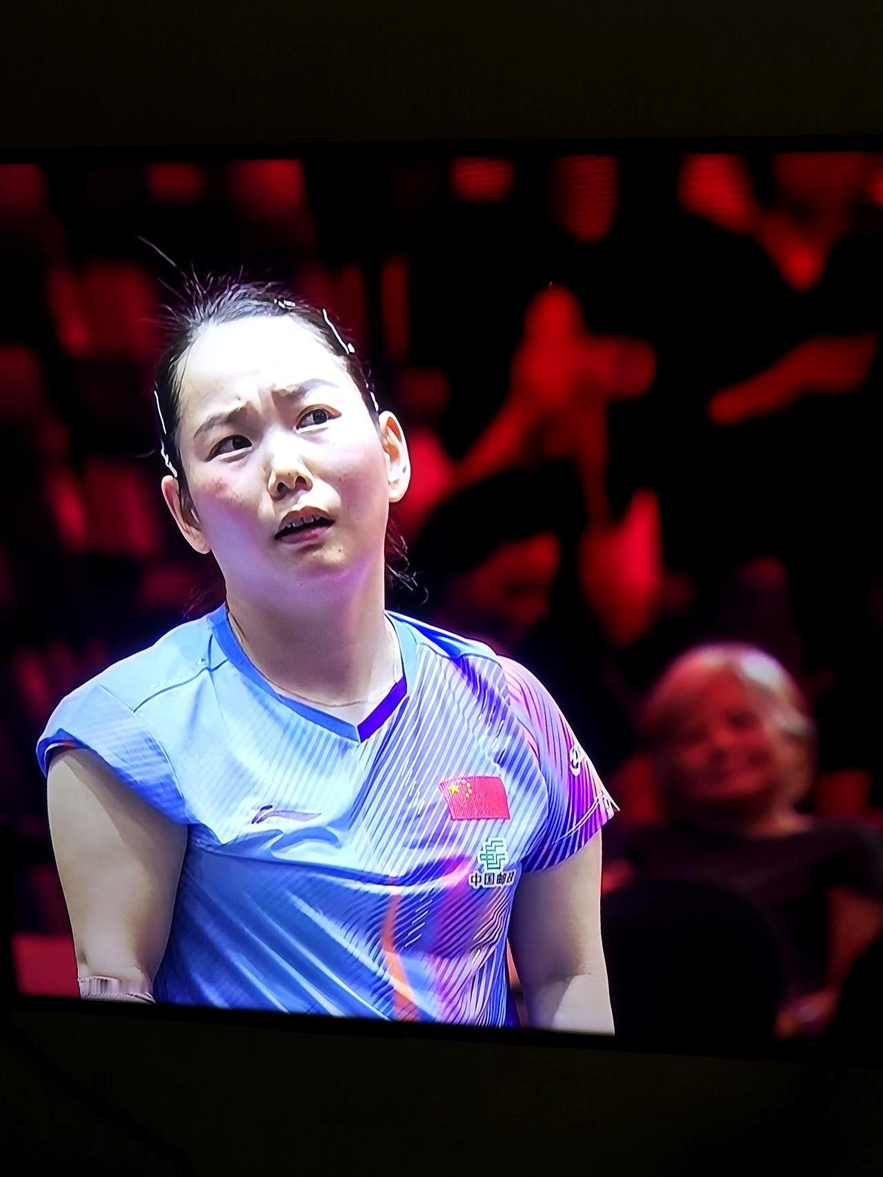 手握7个局点+1个赛点，照样输了。何卓佳是国乒长胶陪练，专门模仿特殊打法。