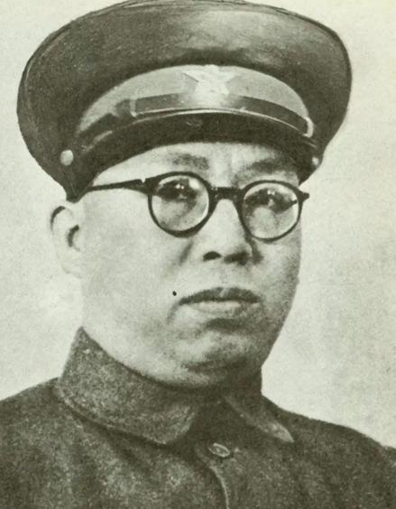 罗荣桓长期做政工工作，为什么能拿到元帅军衔？其实他的资历和贡献，完全贴合当年授衔