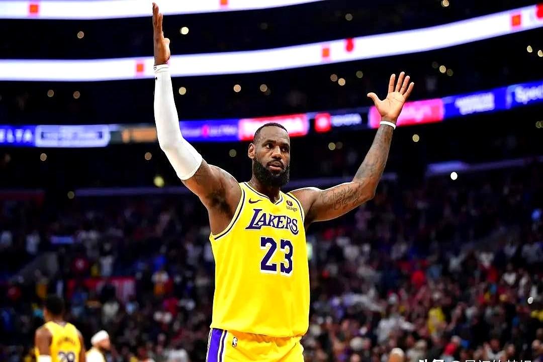 聊聊NBA那些神仙纪录，哪个最不可能被打破？张伯伦单场100分，这纪录挂了6