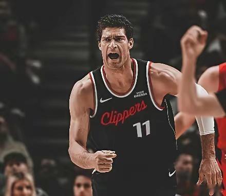 洛佩斯不满卢的安排啊洛佩斯一直不满意主教练卢的安排啊，此前他在快船一直是替补，得