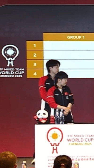 这段视频拍得真好，刚发现王楚钦比孙颖莎高出那么多。冷不丁一看截图还以为是情侣照