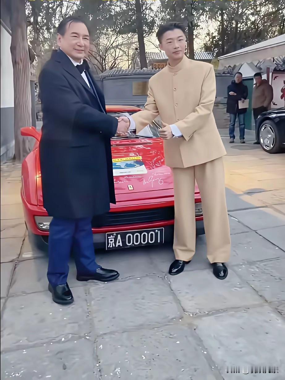 如何评价郭有才的歌唱才华?郭有才老师妥妥的实现了阶层的跨越，被邀请陪外国