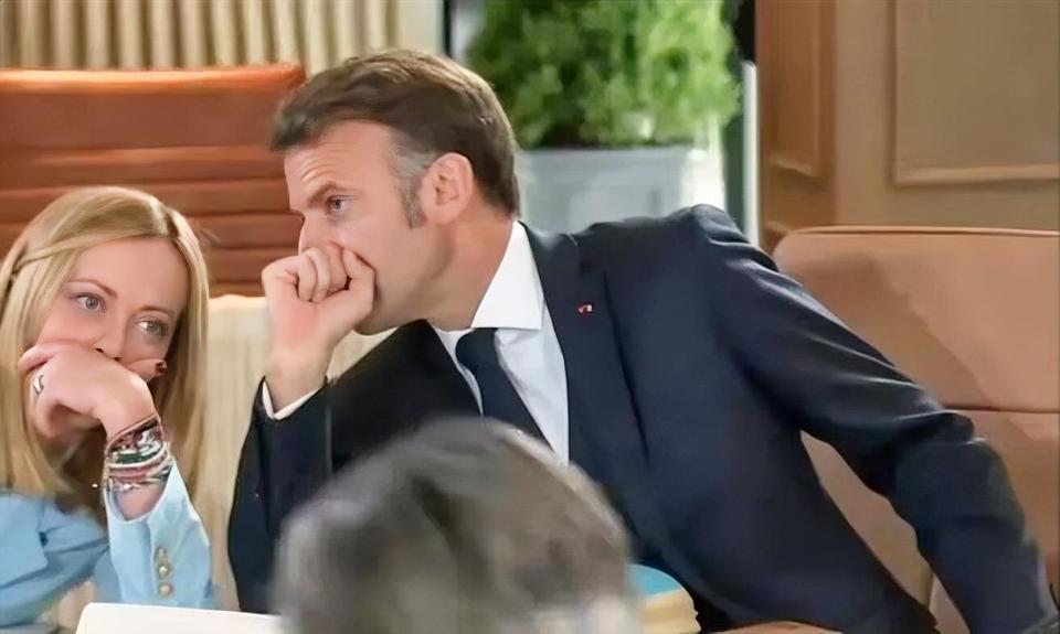 美国次贷、英国脱欧危机，中国都出手相救。现在欧盟又遇到危机了，马克龙喊话，中国救