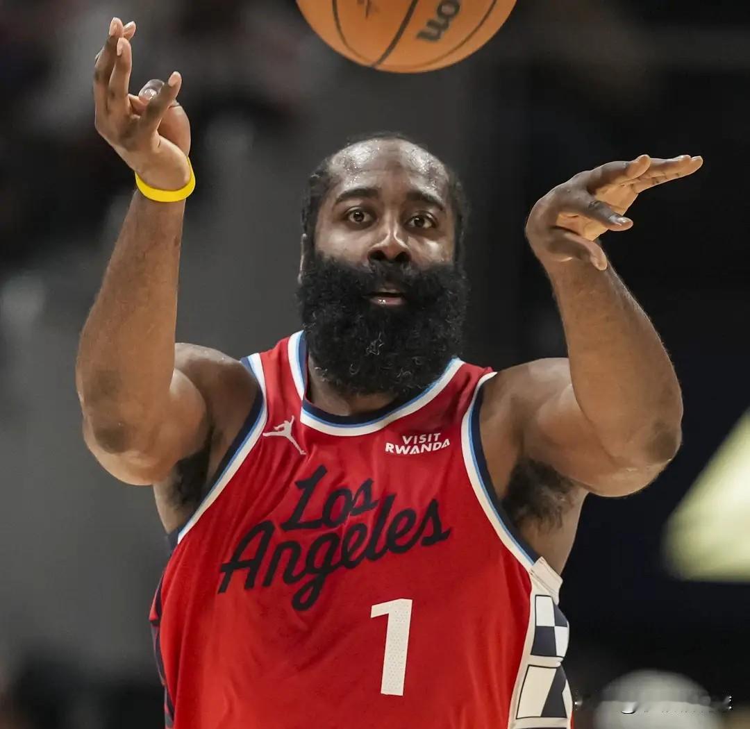 12月8日，快船队又传来2条让人失望的坏消息:一，队内矛盾闹大，保罗离队+