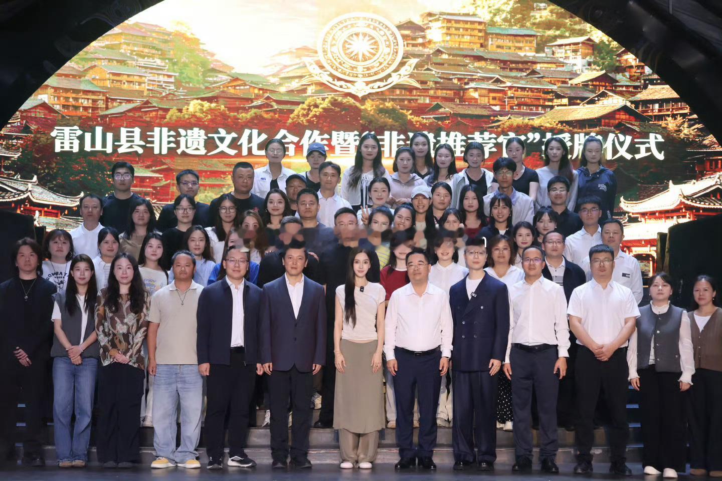 解锁新身份，期待新身份angelababy非遗推荐官