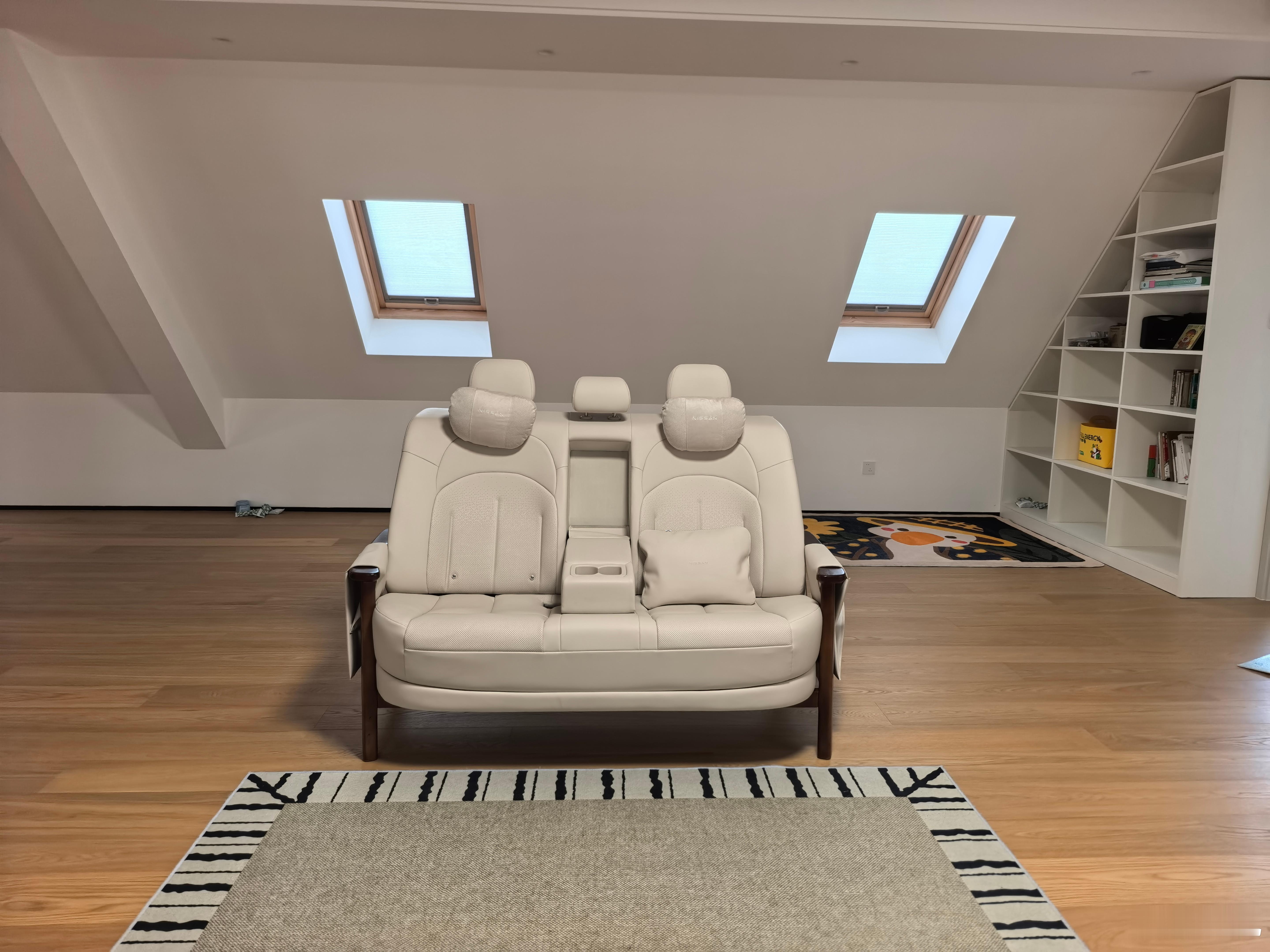 汽车座椅为什么这么贵？东风日产送给我一把N6的座椅，单卖是9888元！近一万块一