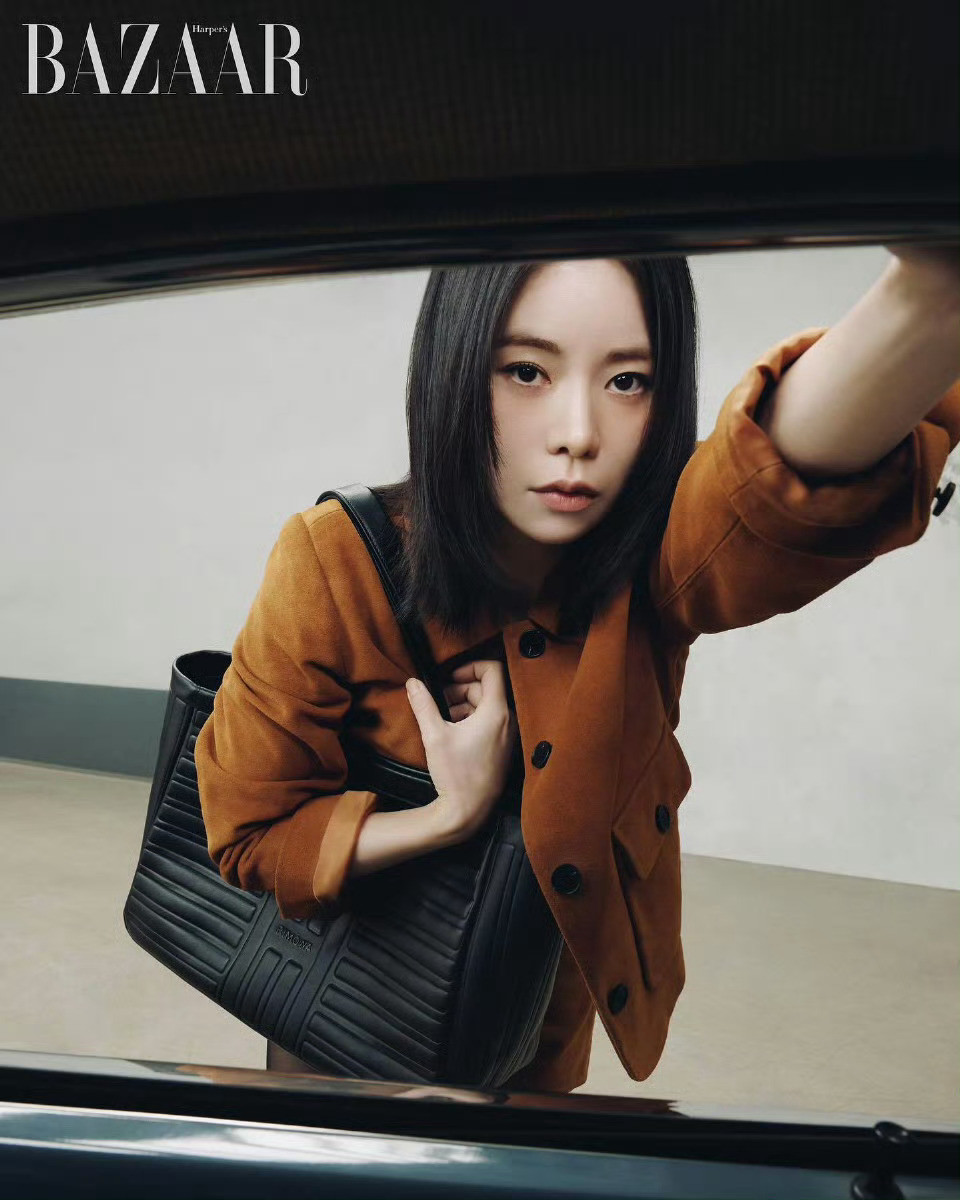 林智妍Harper'sBAZAARKoreaOctober2025.1