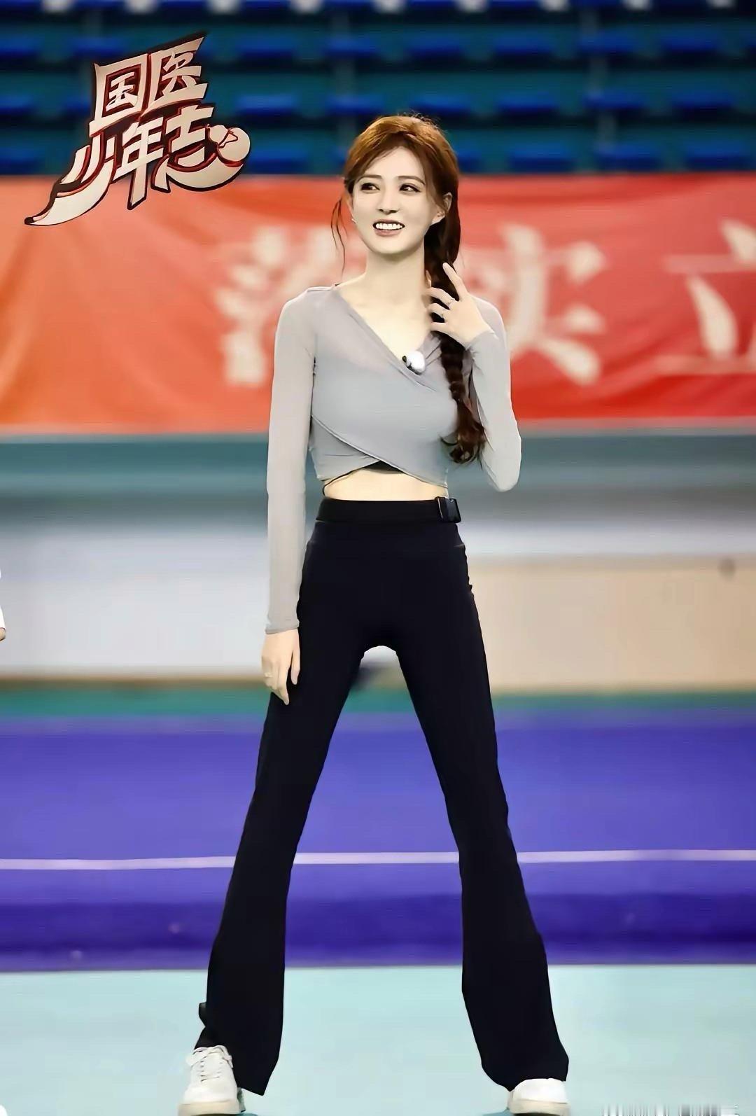 徐璐的腰，是夺命的刀徐璐​​​