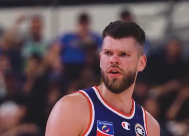 广东队传来最新三消息，最后一个消息让人很意外，最近广东队真是屋漏偏逢连夜雨，内线