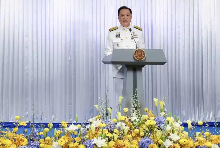 泰国总理撂下狠话：要想死就滚回家去死，别跑来泰国送命。9月17日上午，泰国总