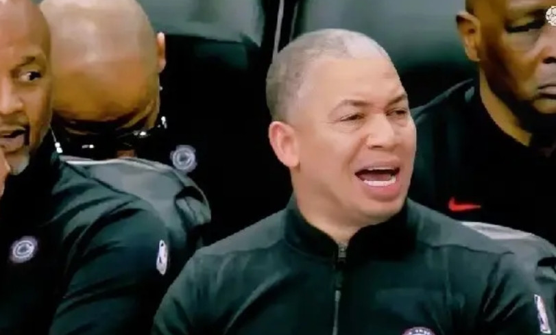 这场比赛过后，快船球迷估计也就释怀了，已经输麻了。快船赢不了湖人，独行侠还赢