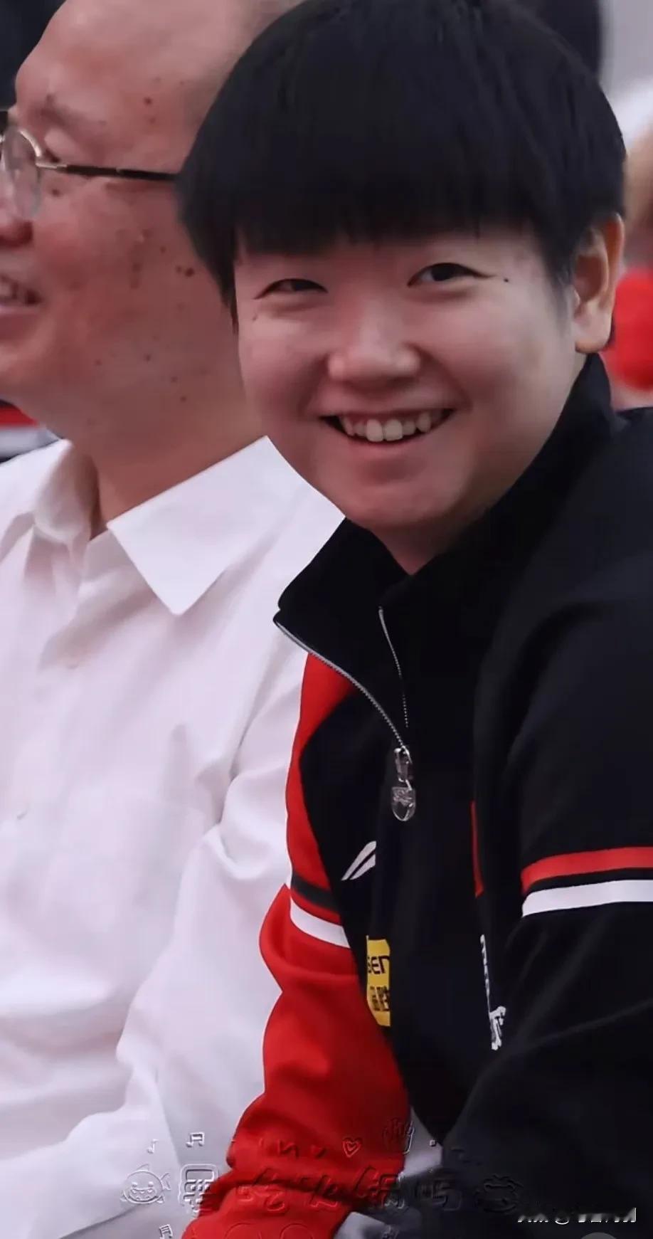 内向的哥开朗的妹[比心]她妹又在笑她河北的亲哥了！看到小莎笑就开心的不得了，