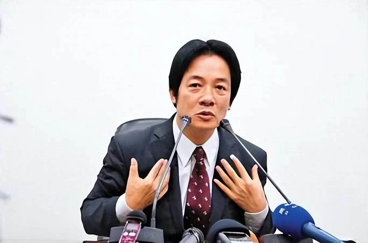 赖清德呼吁我们放弃对台动武这是今天上午的事他在办公室接受外媒群访除了鼓噪