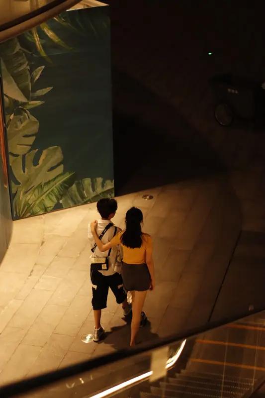 县城婚恋怪象：相亲3次遇到同一前任，年轻人吐槽“共享前任”，想结婚太难了！