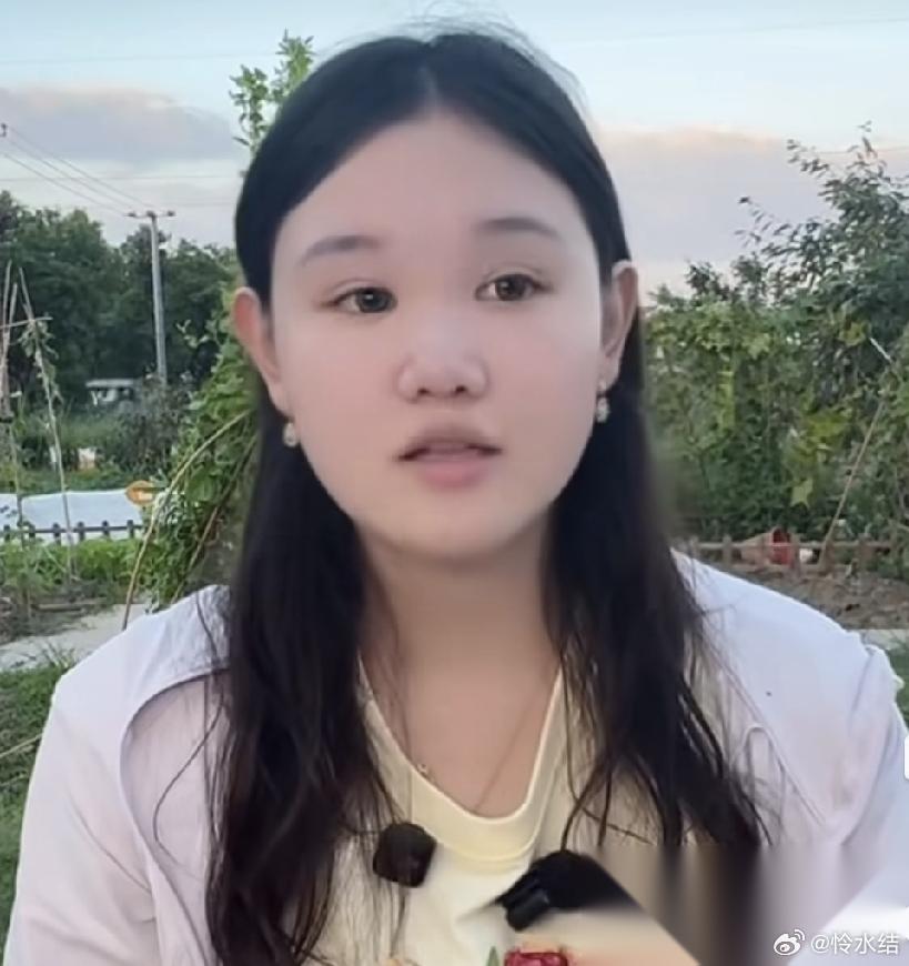 张家齐，自曝不当教练原因！9月10日，张家齐直播时被问及为什么不去当教练，张家