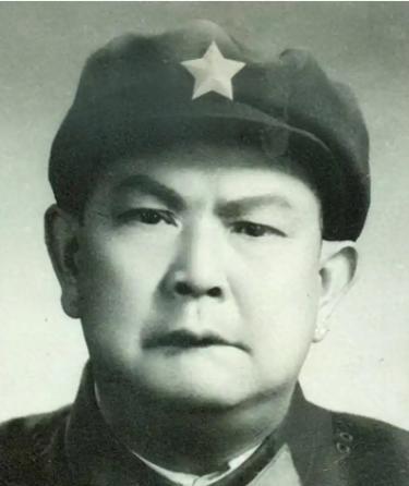 1941年，新四军一名参谋带着两名伤员打游击战，3个人只有一条枪，令人没想到的是