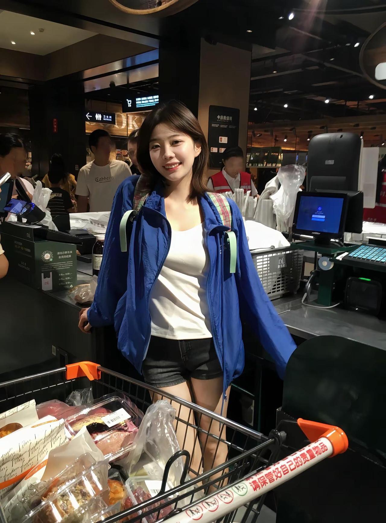 最近顺利不图文ootd