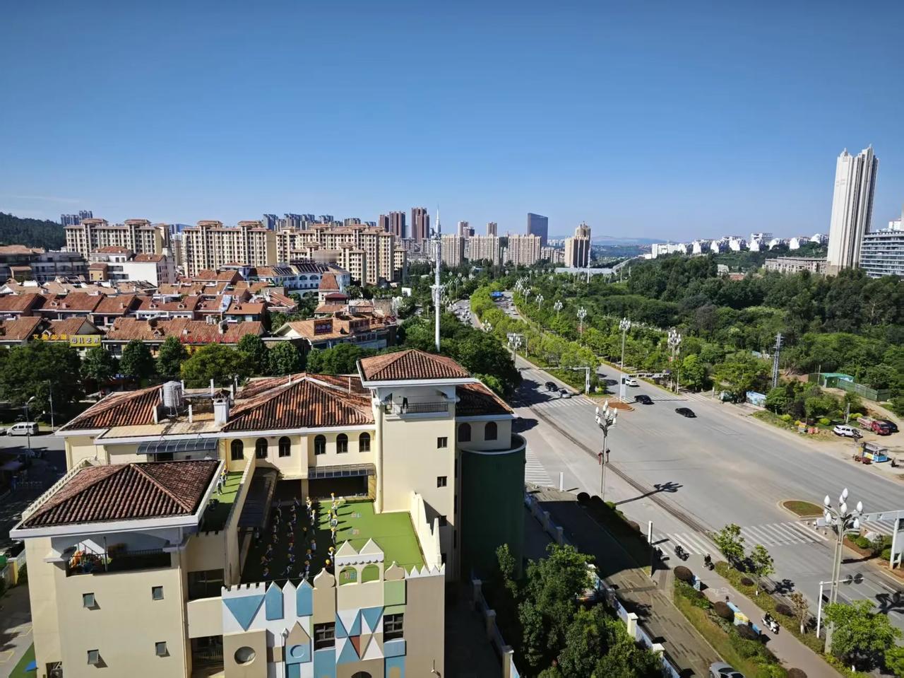 男人混社会该知道的几件事：（一）不要去嫖娼。嫖娼不但是违法的还很费钱，且容易感