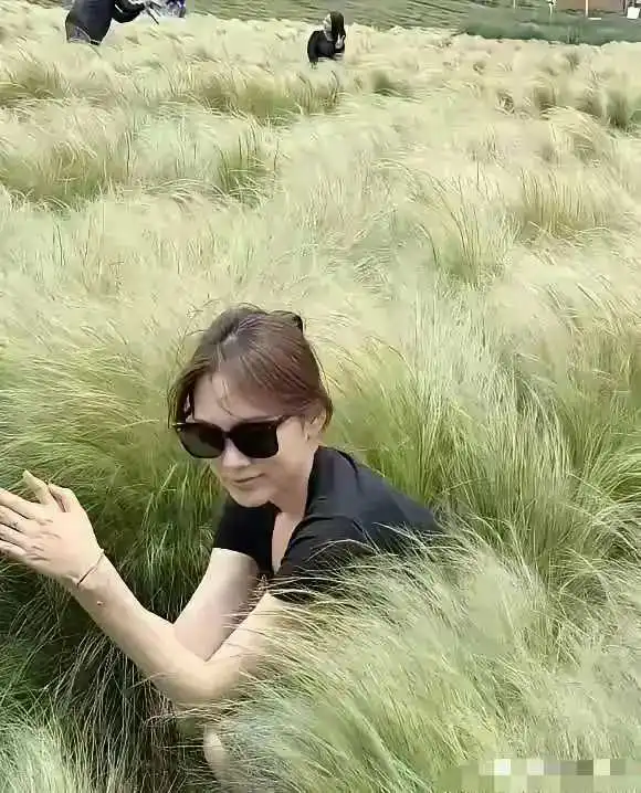 怎么委婉的告诉她，此地禁止方便？