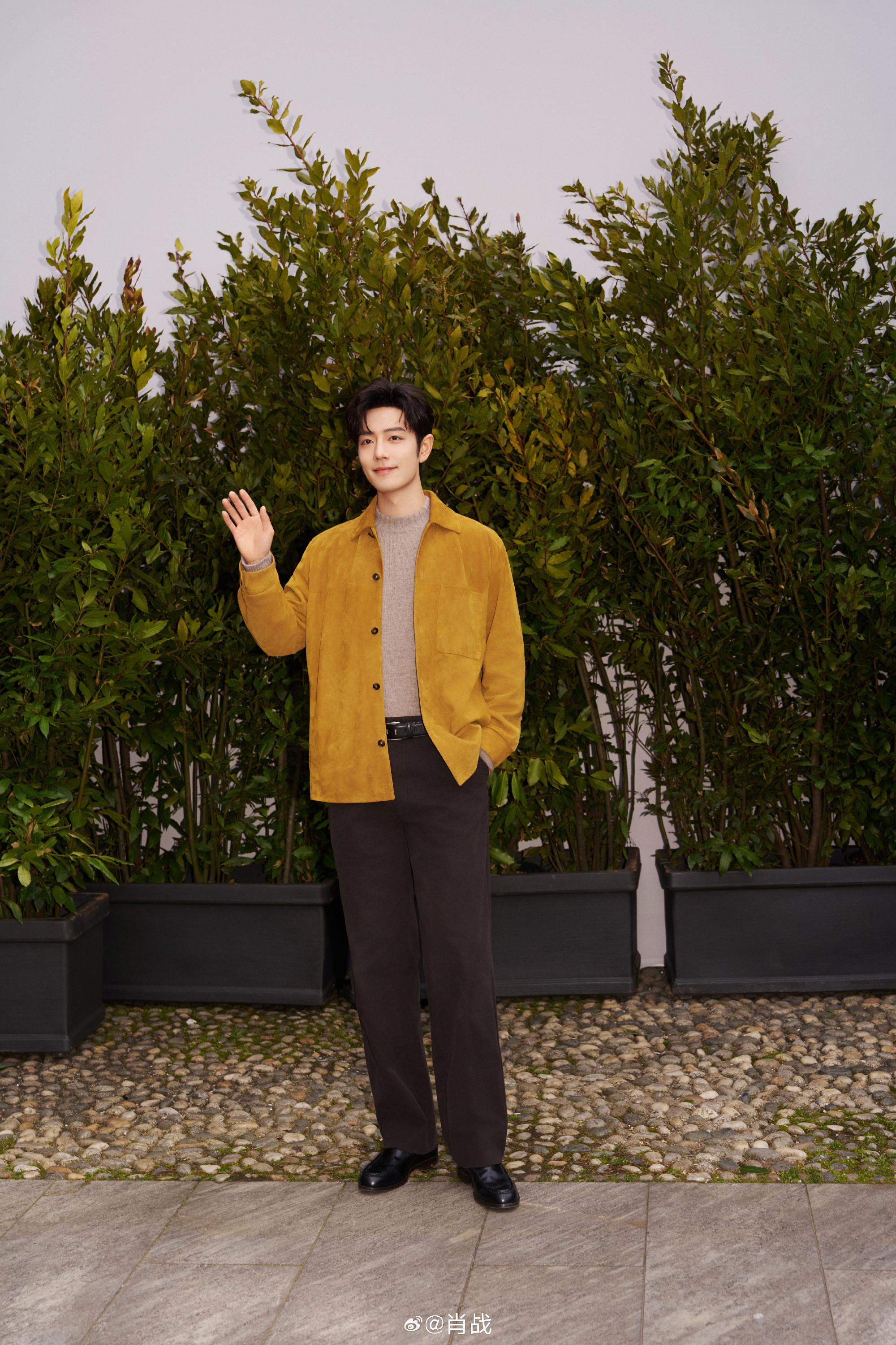 肖战网文界最严厉的父亲原来这是近期的网络热梗，主要调侃肖战几乎包揽