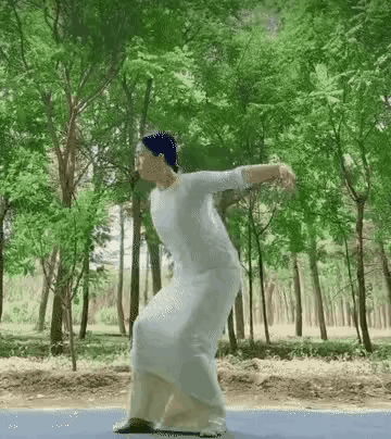 娱乐圈新四大错觉：1.向佐的功夫2.孙莉的舞蹈3.冯提莫的身材4.叶珂吃蛋糕