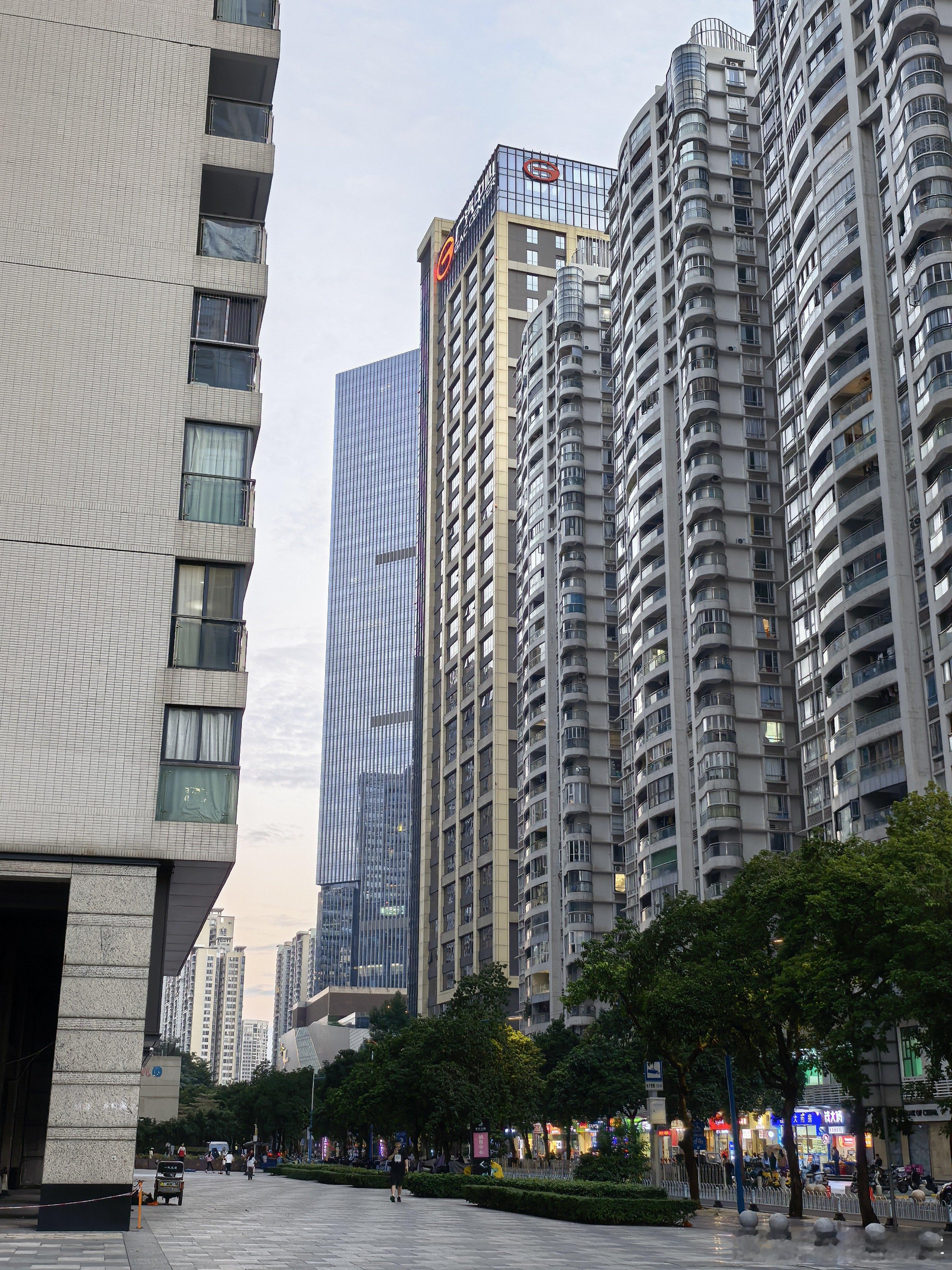 路过广汽集团，却是奔赴另一家自主品牌的饭局，左右之间的对比，让人感慨，努力不一定