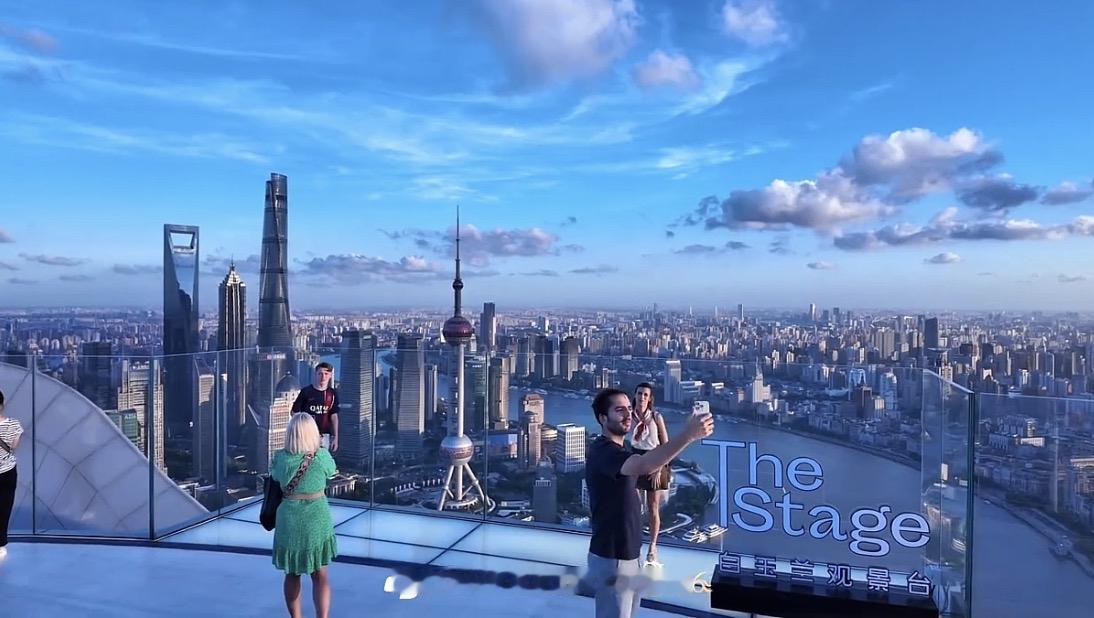 320米高空，全开放的天空之城！上海这波＂硬核浪漫＂，让全世界仰望320米