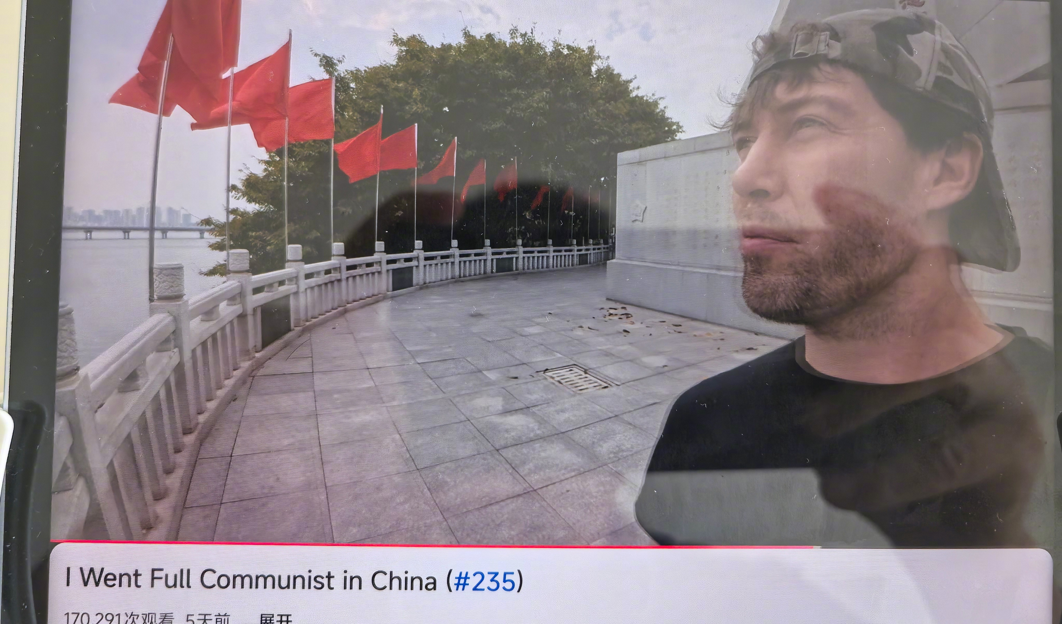 一个能说简单汉语的美国人很爱中国，拍了大量关于中国的好视频，这次他中国来到了江西