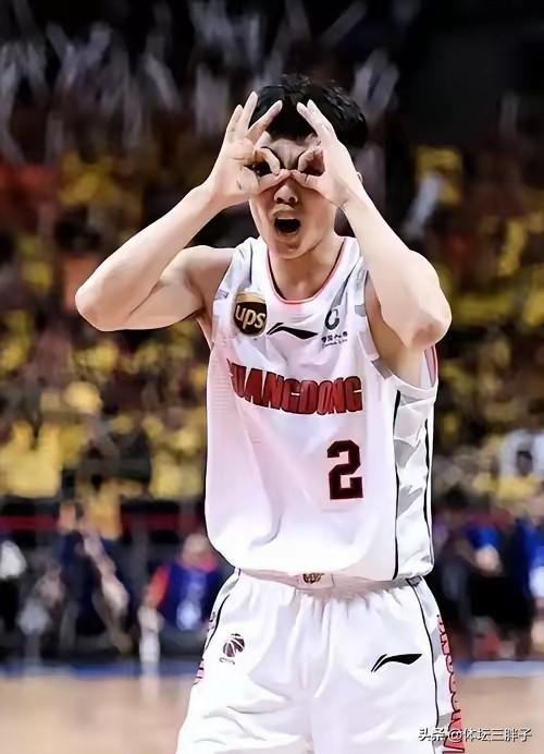 徐杰可能与河村勇辉有机会一比高下了，昨日河村勇辉被NBA裁员成为失业人员。这样的