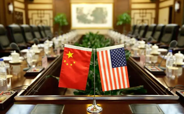 中美长谈了六小时，晚饭都没时间吃，特朗普对华发出一句感慨：真不容易！这场谈判