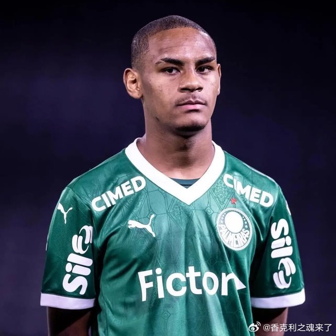 巴西媒体透露利物浦已就签下孔塞桑一事进行问询。帕尔梅拉斯16岁年轻天才俱乐部已收