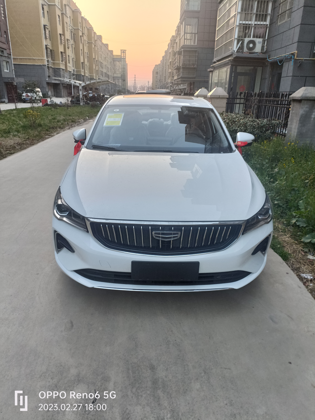 帝豪四代自动尊贵8.2好兴奋啊。终于提车了！虽然不是什么好车，但是我感觉对于我