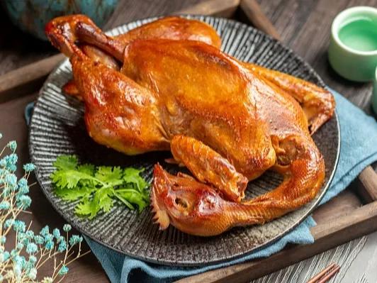 为什么要远离反复无常的人？前天晚上有个女人来我们快递站拿快递，一箱很重的猫砂，我