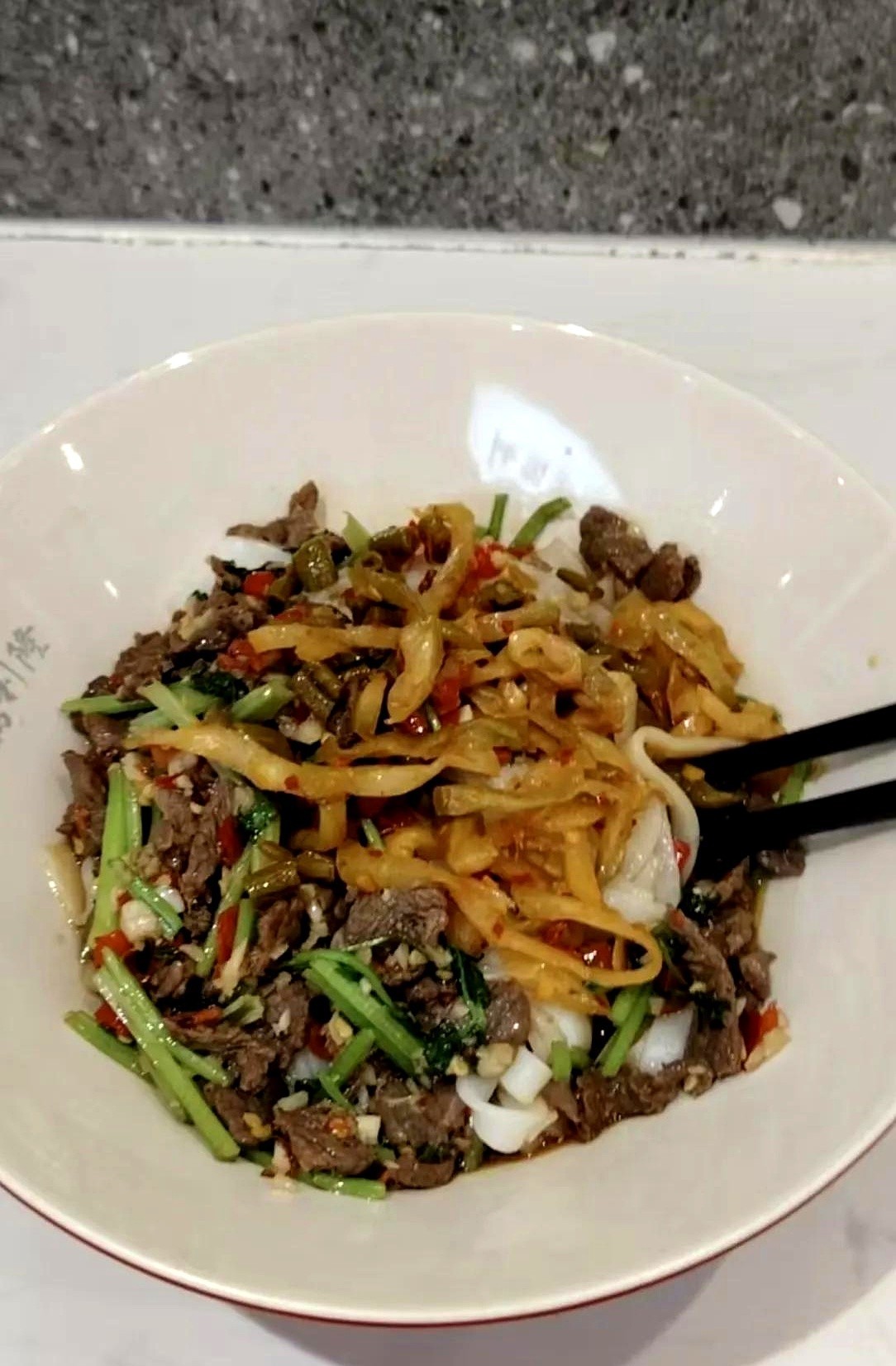 一个42岁中年男人的生活现状本科毕业，以前是干房地产的，失业2年了，收入