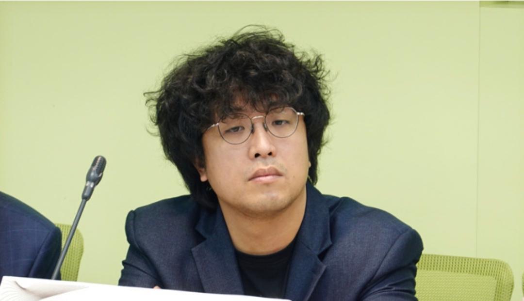 新加坡联合早报今晚（11月9日晚）报道：“中国大陆官媒发文称，可对台湾民进党民代