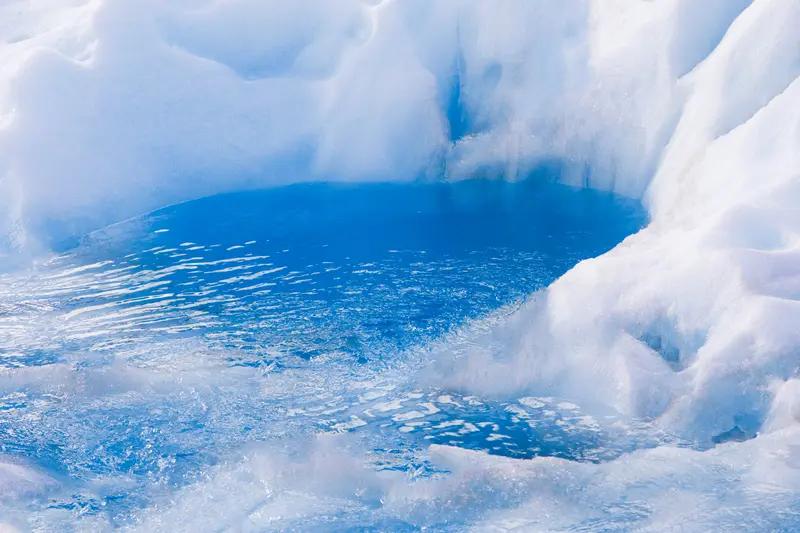 君威和福克斯选哪个，还得看个人需求。君威2025款25T超享版指导价1