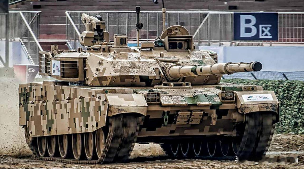 VT-4基本就相当于坦克界的“智能手机”至于其它坦克？人家只是还停留在诺基亚