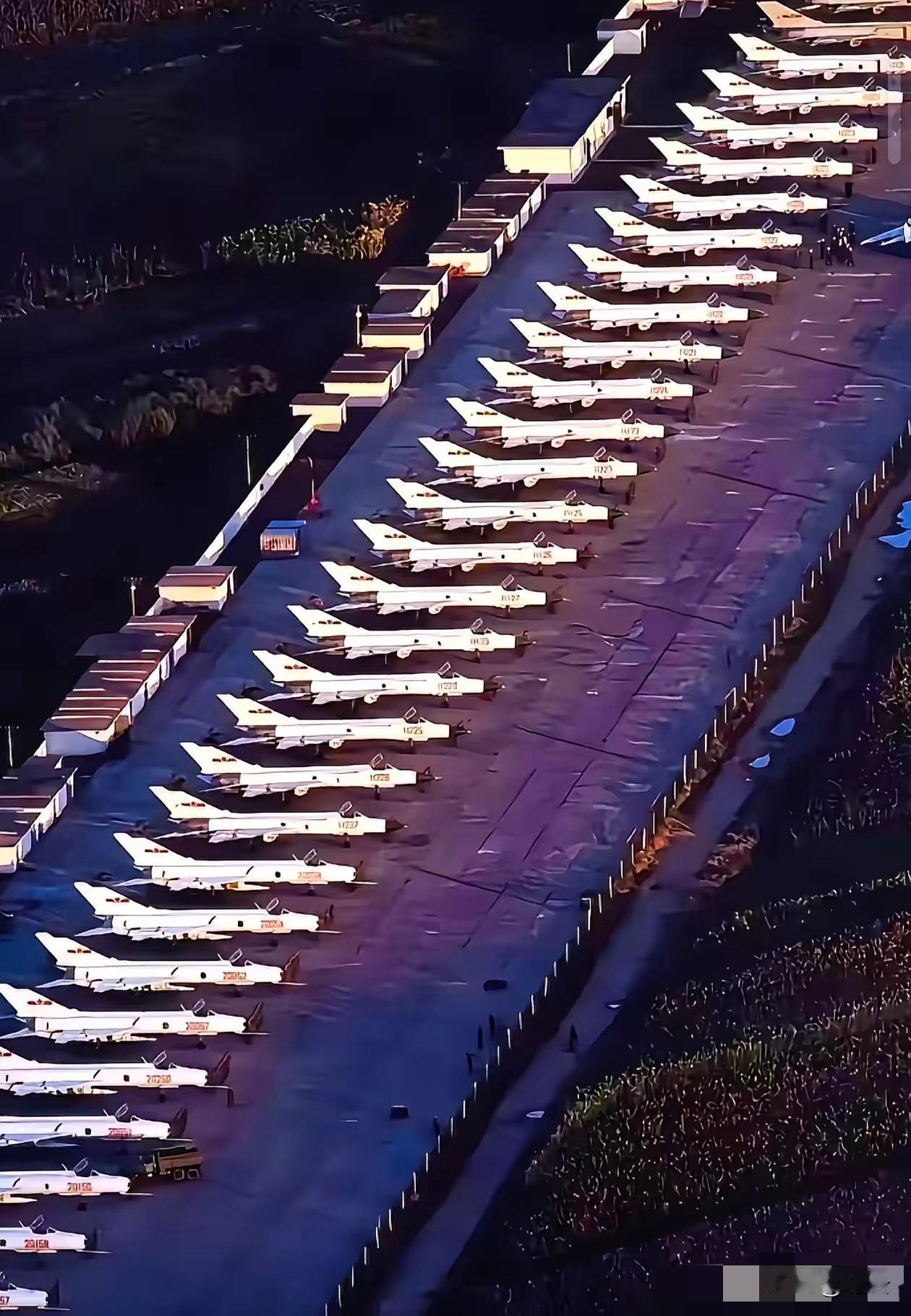 1996年至2005年间，我国沿海雷达系统长期面临美军预警机的压制，屏幕上常现大