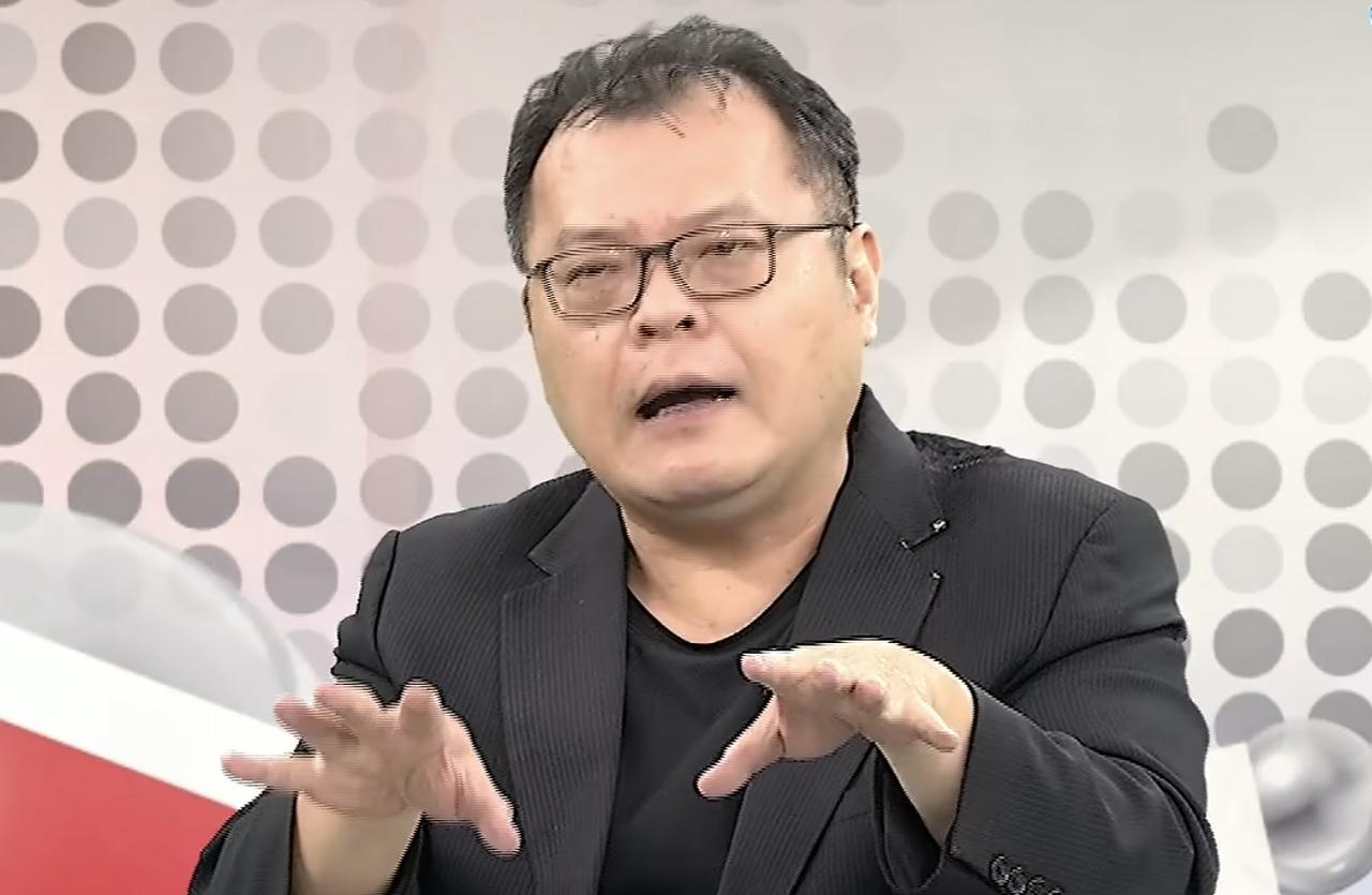 陈挥文：课纲不改回来，为什么要支持国民党？近日，岛内媒体人陈挥文在节目中的一