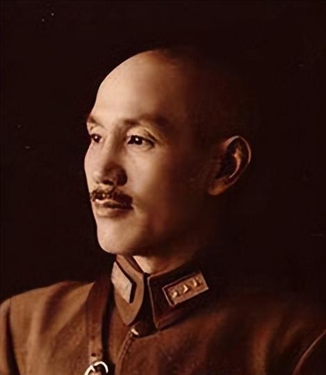 1943年，蒋介石把虚云禅师请到重庆官邸，说是请他吃茶，其实是心里有事，那年日本