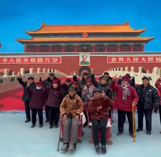 河南小伙手绘天安门圆全村老人首都梦河南商丘闫集镇吴营村，39岁本村画家吴