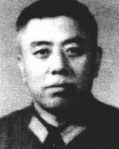 1979年，副师长赵连玉从越南战场返回祖国的途中，不幸被狙杀，搜查后，竟发现这个