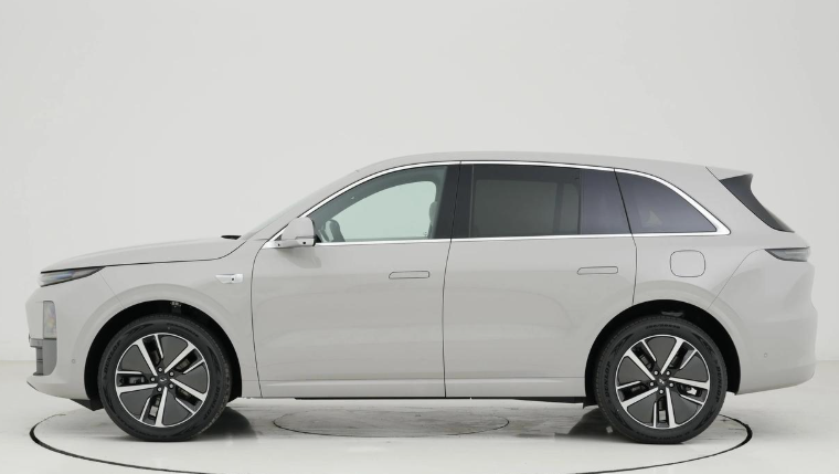 理想L6，是一辆好车好车我所认为的定义是?1.安全性要高。理想L6只有2个