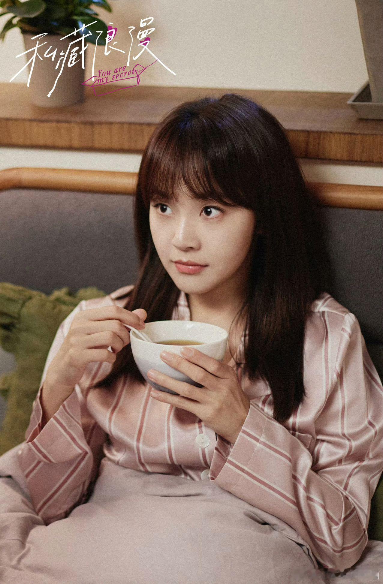 张佳宁演戏真的太会了，她不是在演角色，是真的把自己活成了角色，眼波流转间全是戏，