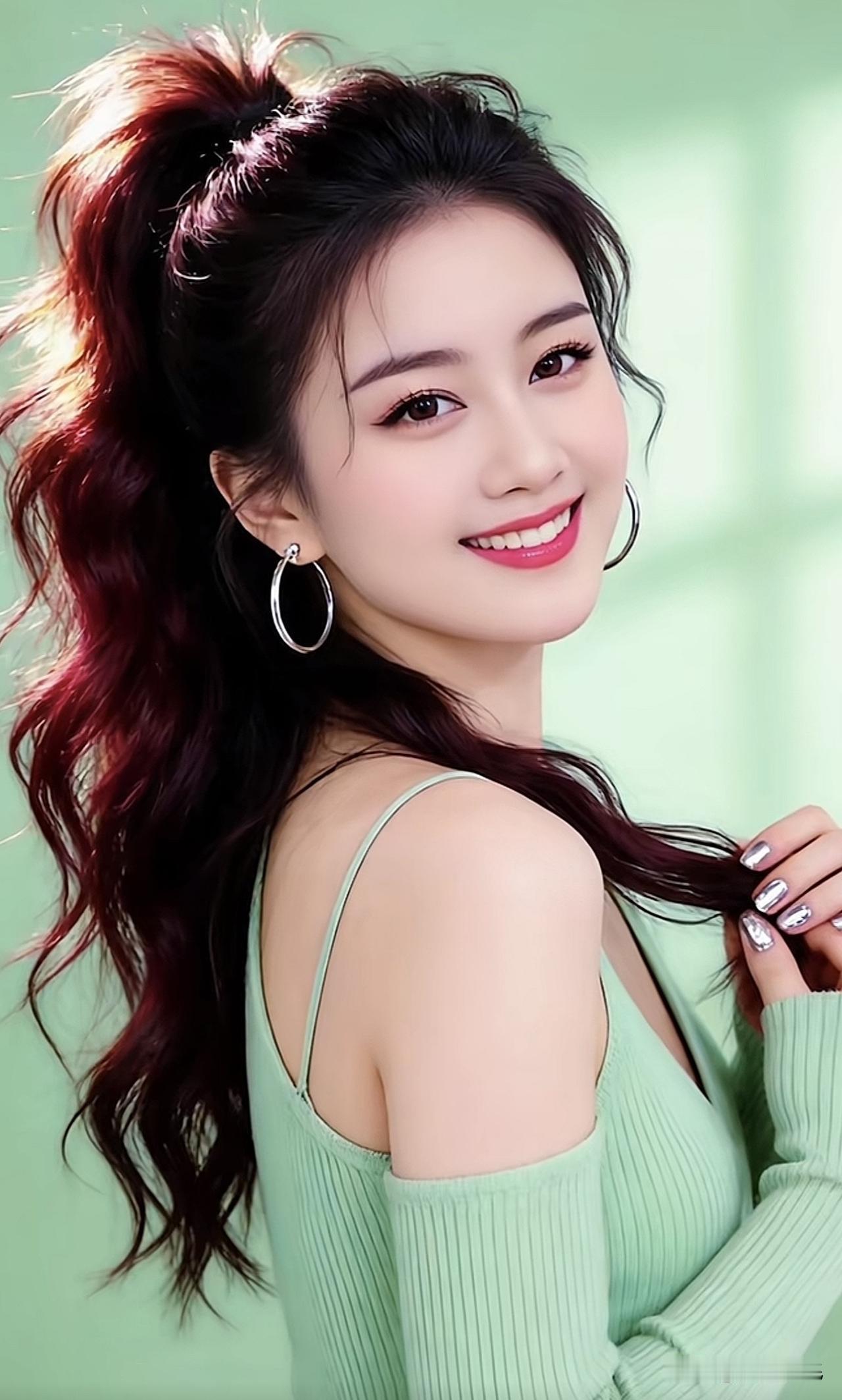 红妆美人笑，绿衣映芳颜。气质红妆女子粉妆娇俏佳人红妆美人图粉妆娇俏佳人红