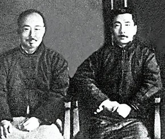1936年，鲁迅去世的第2天，和鲁迅反目成仇13年的弟弟周作人，若无其事地去学校