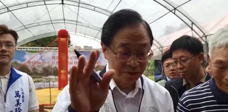 张善政被问“郑丽文访陆”挥手连喊“不回不回”！针对国民党主席郑丽文下周访陆