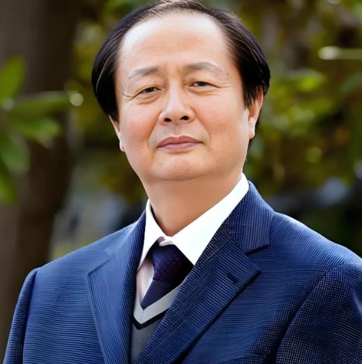 作曲家赵季平的夫人去世后，朋友第二年给他介绍了一个女朋友，当那位女士出现在众人面